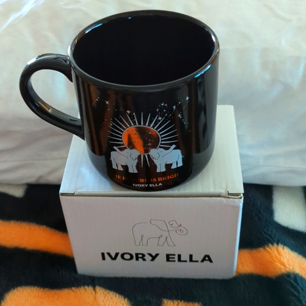 Ivory Ella Mug. Great for Hot Chocolate Tea or Coffee.  Black Gold. White.  Sale